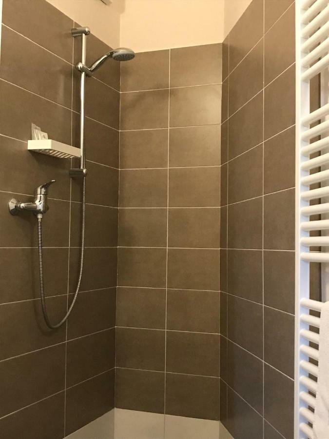 브레셀로 La Sosta Fuori Stazione B&B 외부 사진